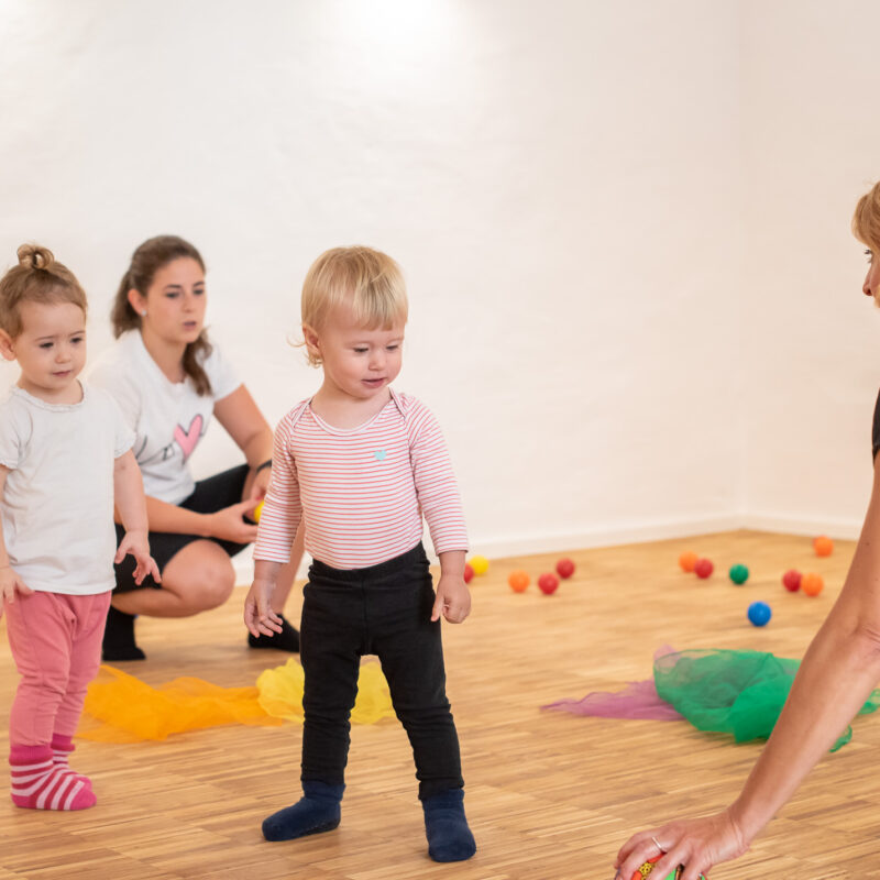 Babysport mit Ball